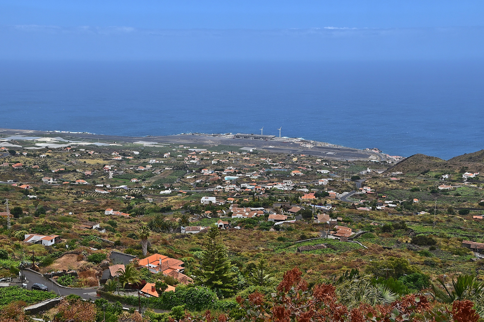 Mirador La Ladera/ La Palma, Blick auf den Flughafen