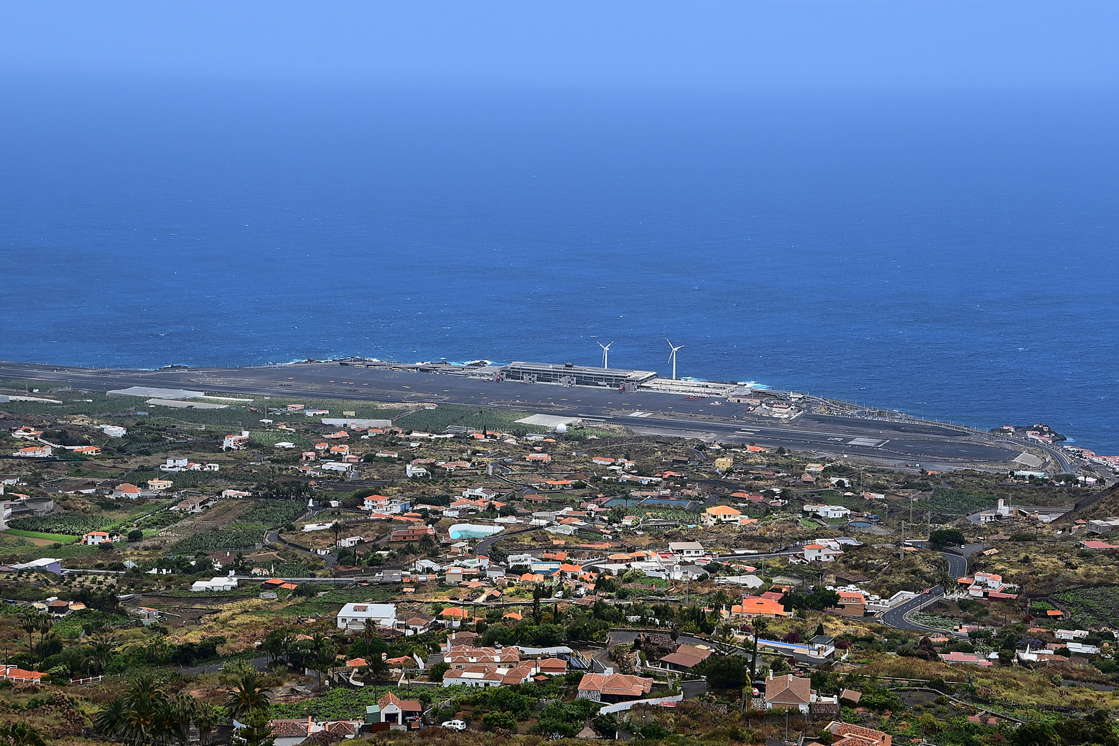 Mirador La Ladera/ La Palma, Blick auf den Flughafen