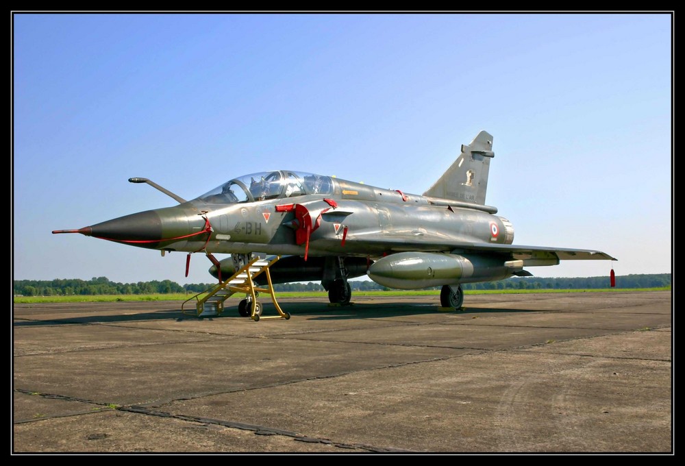 MIRAGE 2000