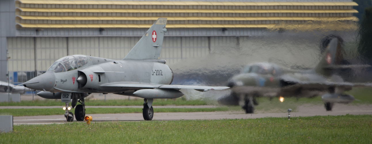 Mirage III mit Hunter beim Start