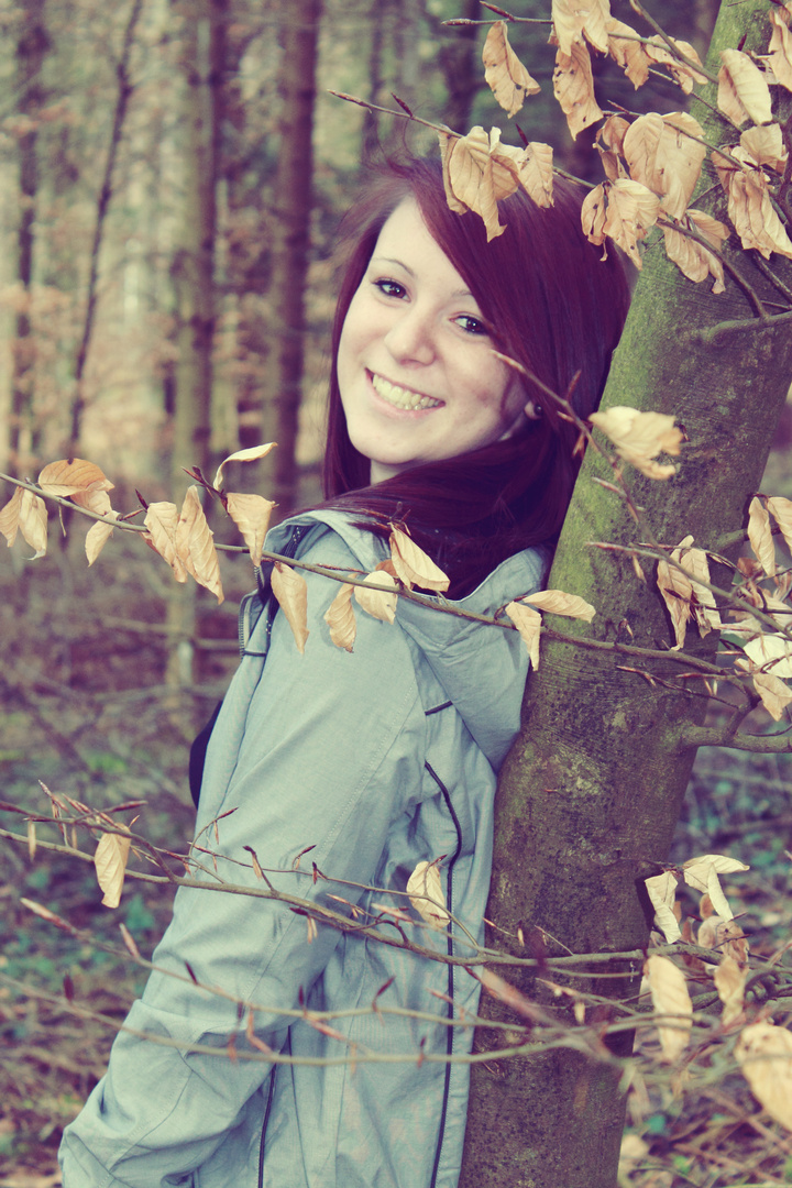 Miriam im Wald