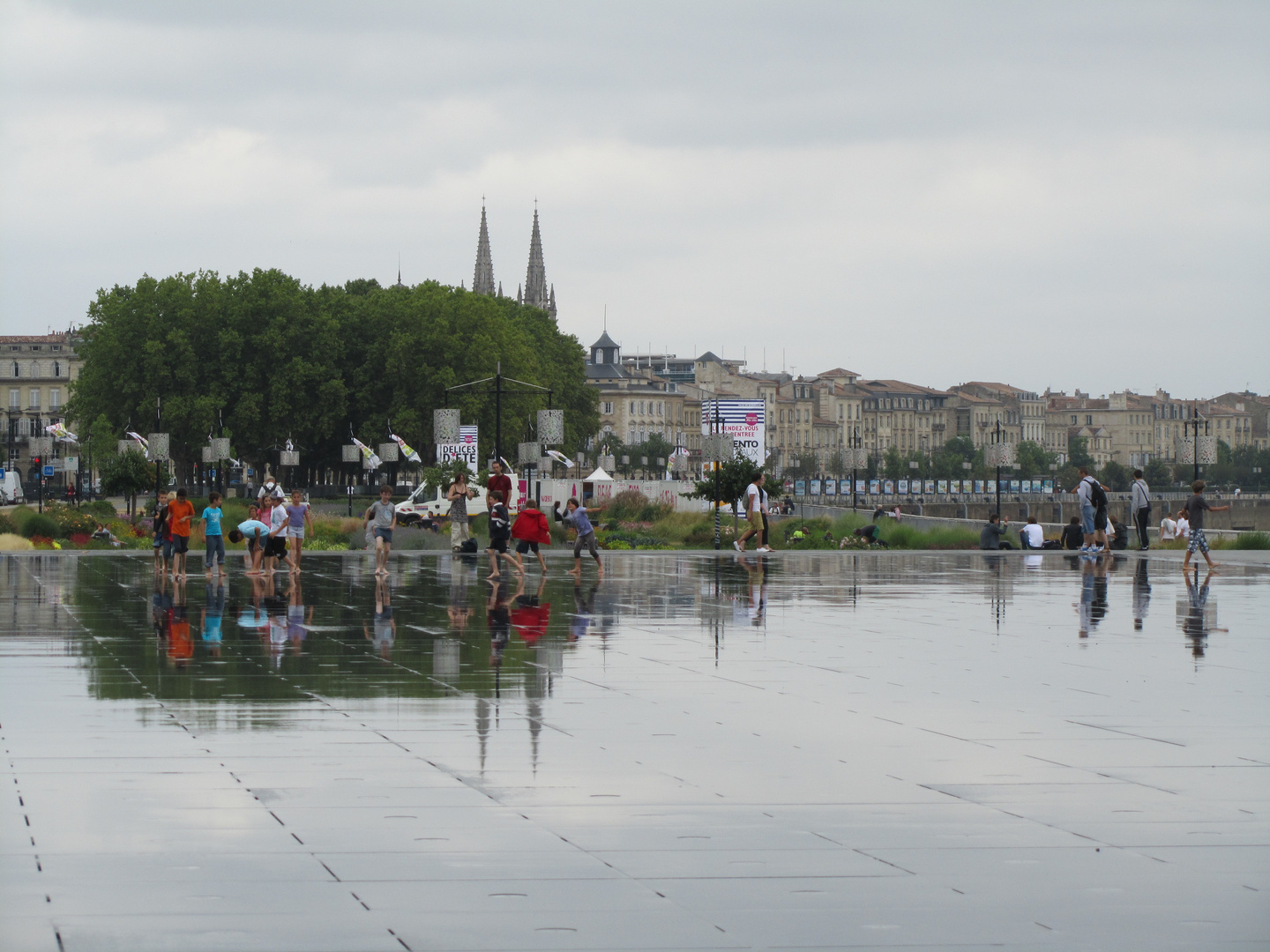 Miroir d'eau Bordeaux anders alltäglich