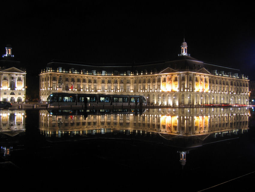 Miroir d'eau de nuit