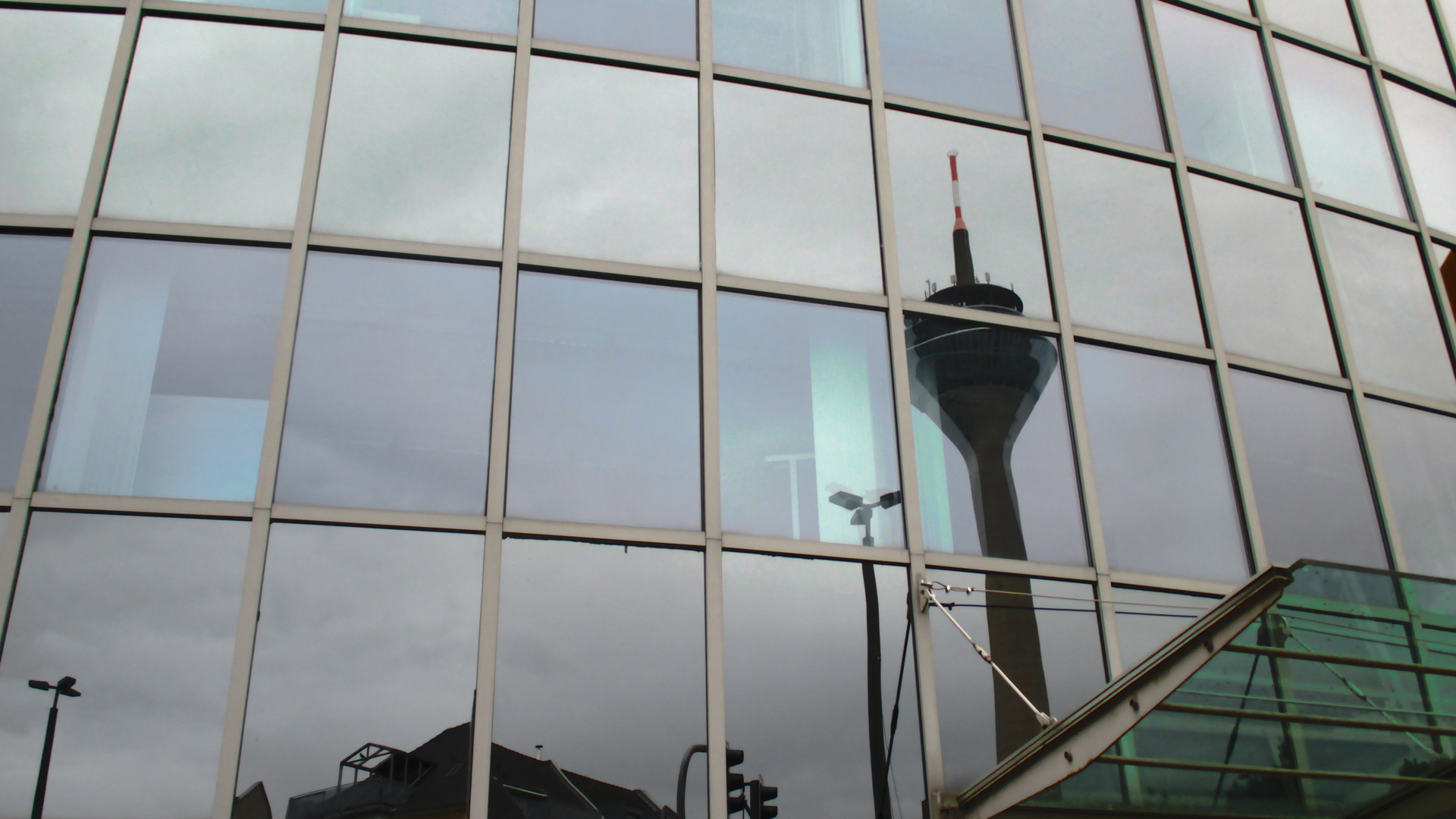 Mirror Pixel Fernsehrturm Düsseldorf 02