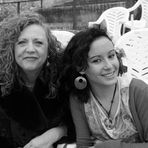 MIS CHICAS... Mi amiga Mariví, y mi hija Teresa...