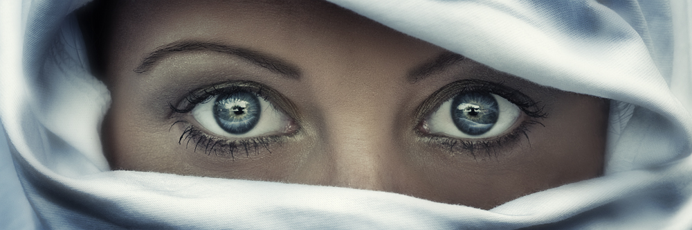 .Mis ojos van a extrañar el verte.