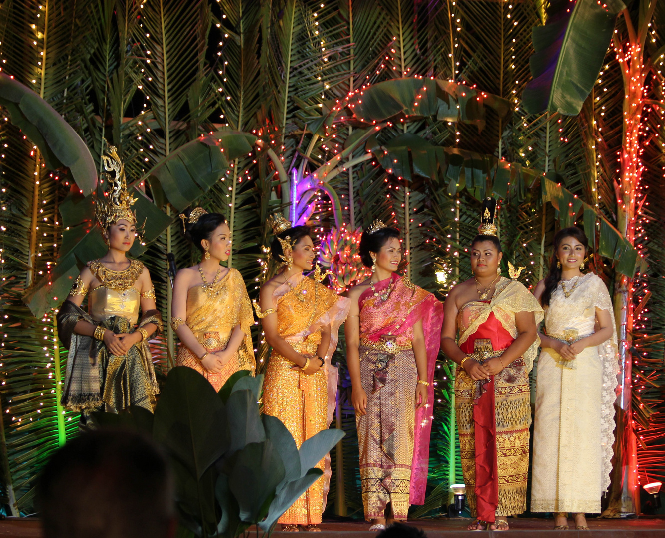 Miss Wahl Loy Krathong Fest _ 2