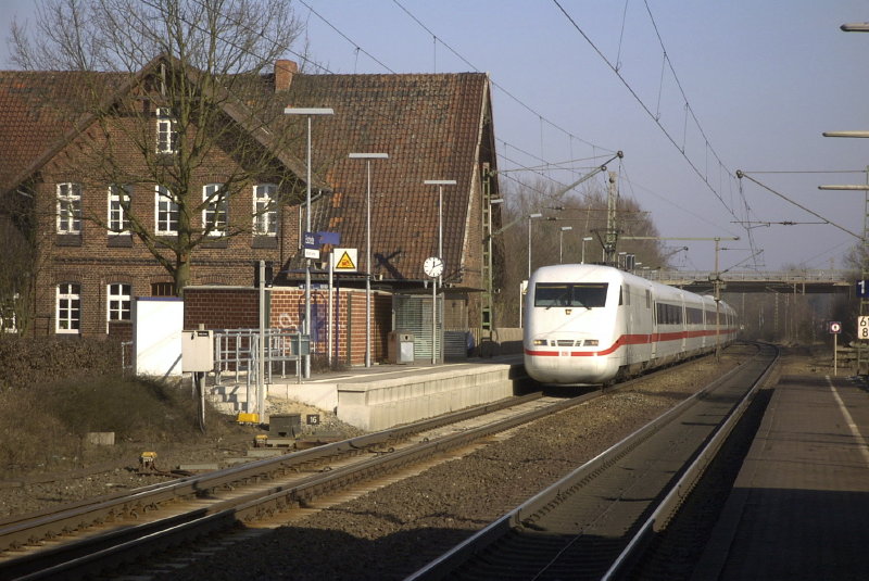 Mit 200 durch den Bahnhof