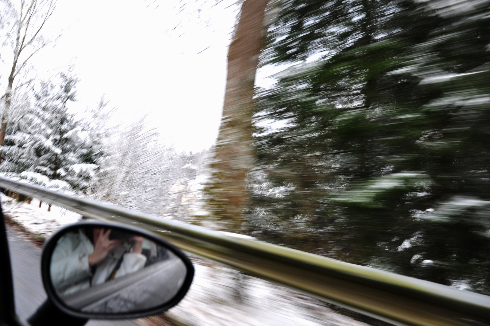 Mit 300/km /h über die Bundesstraße