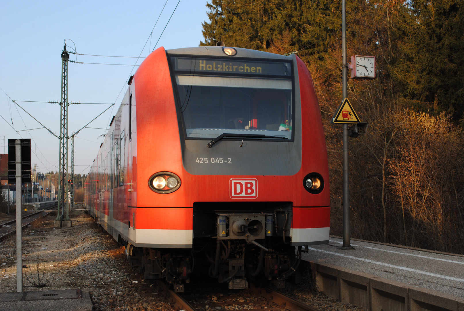 mit 425 nach Holzkirchen