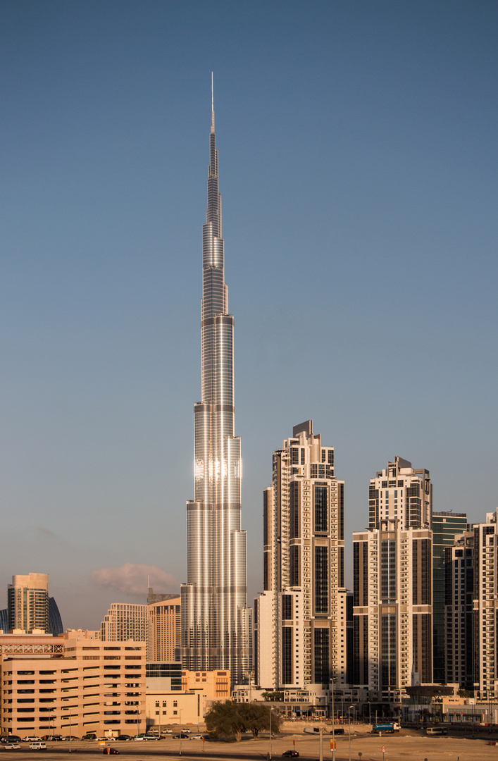 Mit 828m das höchste Gebäude der Welt - der Burj Khalifa in Dubai