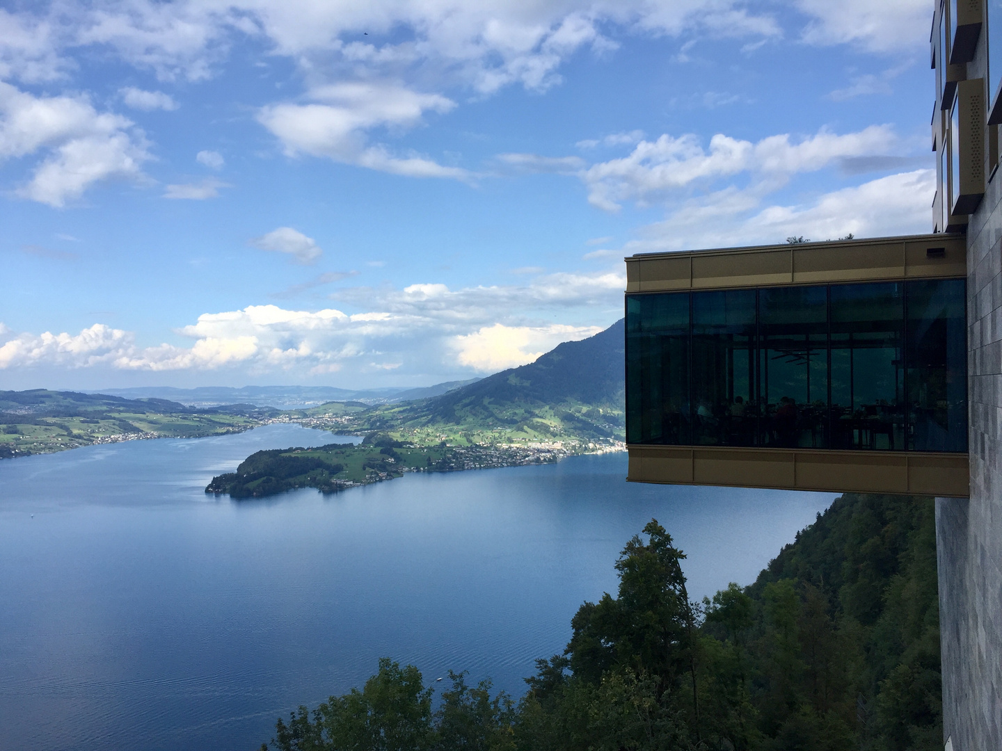 Mit Blick auf den Vierwaldstättersee ...