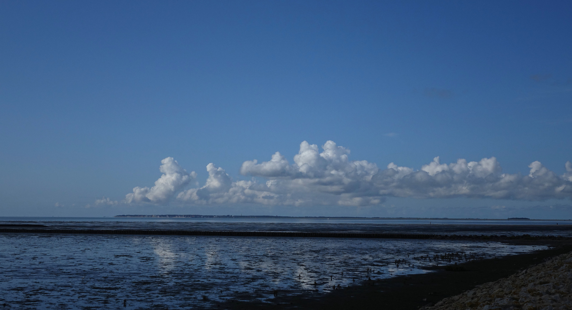 ...mit Blick auf die Insel Föhr