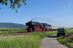 Mit Burg und Unimog