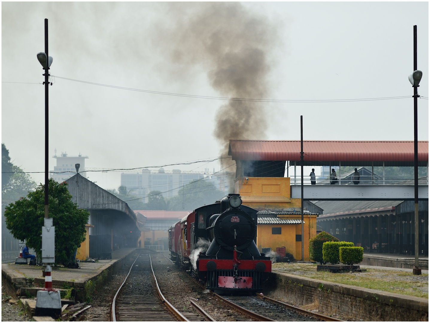 Mit Dampf durch Colombo I