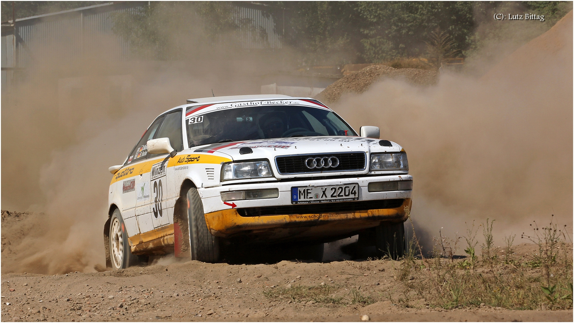 Mit dem Audi im Sandkasten