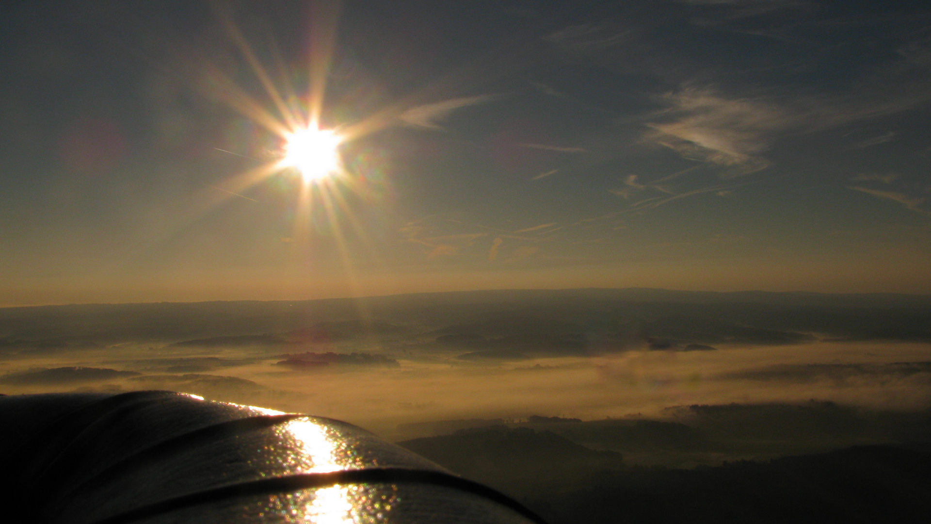 Mit dem Ballon unterwegs am frühen Morgen