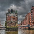 mit dem Boot durch die Speicherstadt