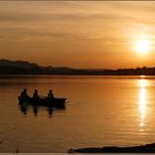 Mit dem Boot in den Sonnenuntergang