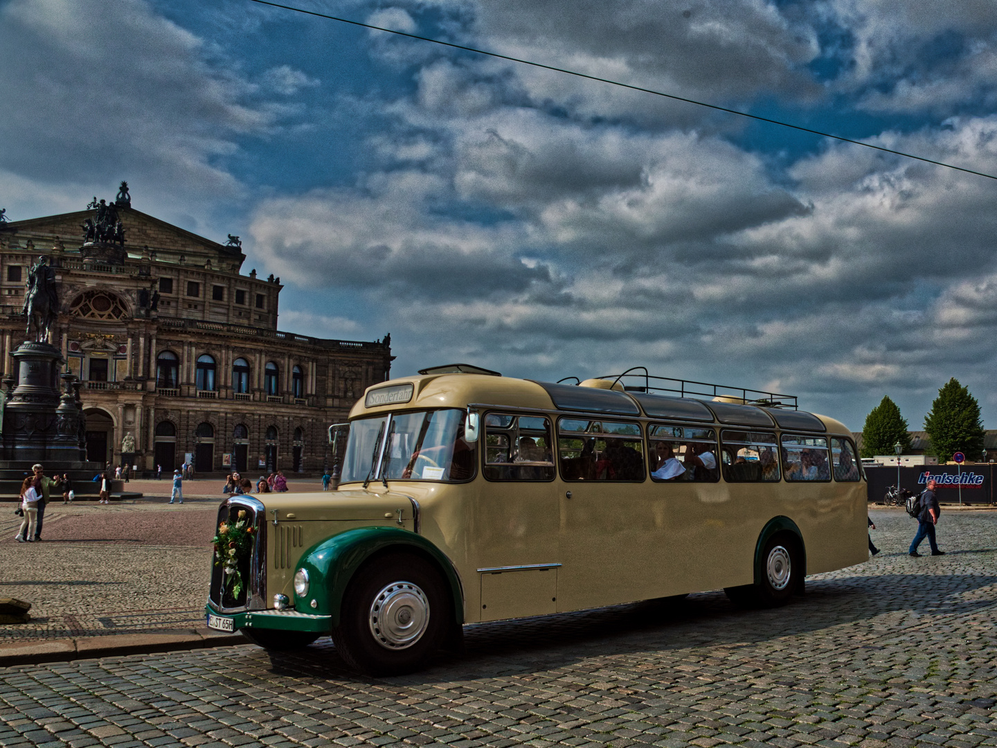 Mit dem Bus zur Oper