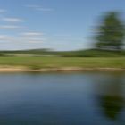 Mit dem Fahrrad am Kanal entlang