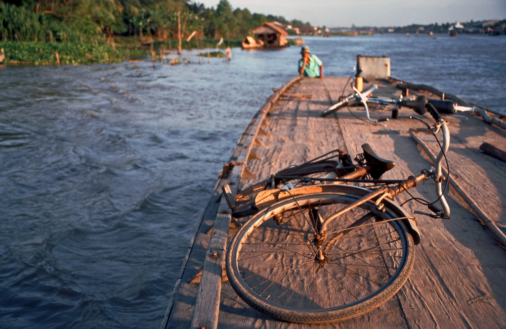 Mit dem Fahrrad über den Mekong....