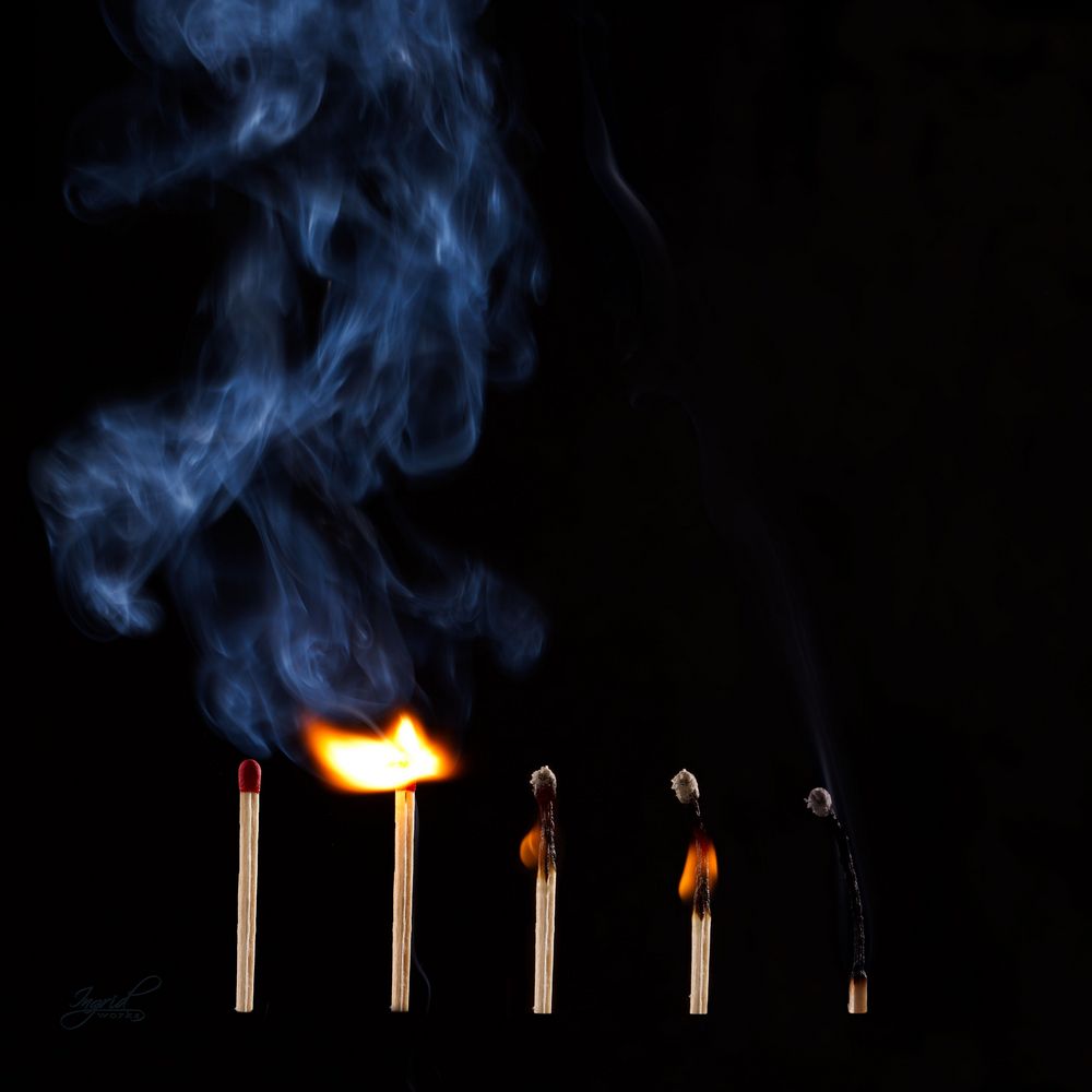 Mit dem Feuer spielen Foto & Bild stillleben, arrangierte szenen