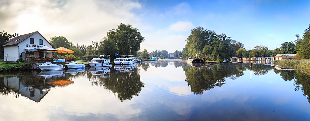 Mit dem Hausboot auf der Havel unterwegs