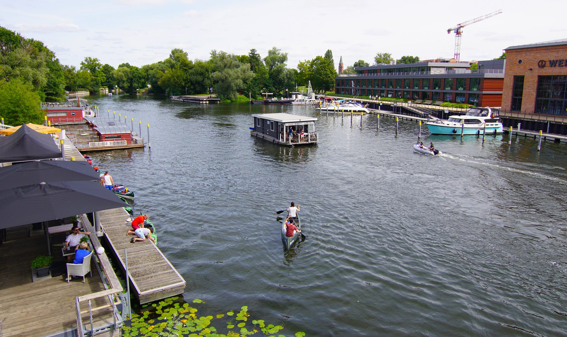 Mit dem Hausfloß auf der Havel cruisen