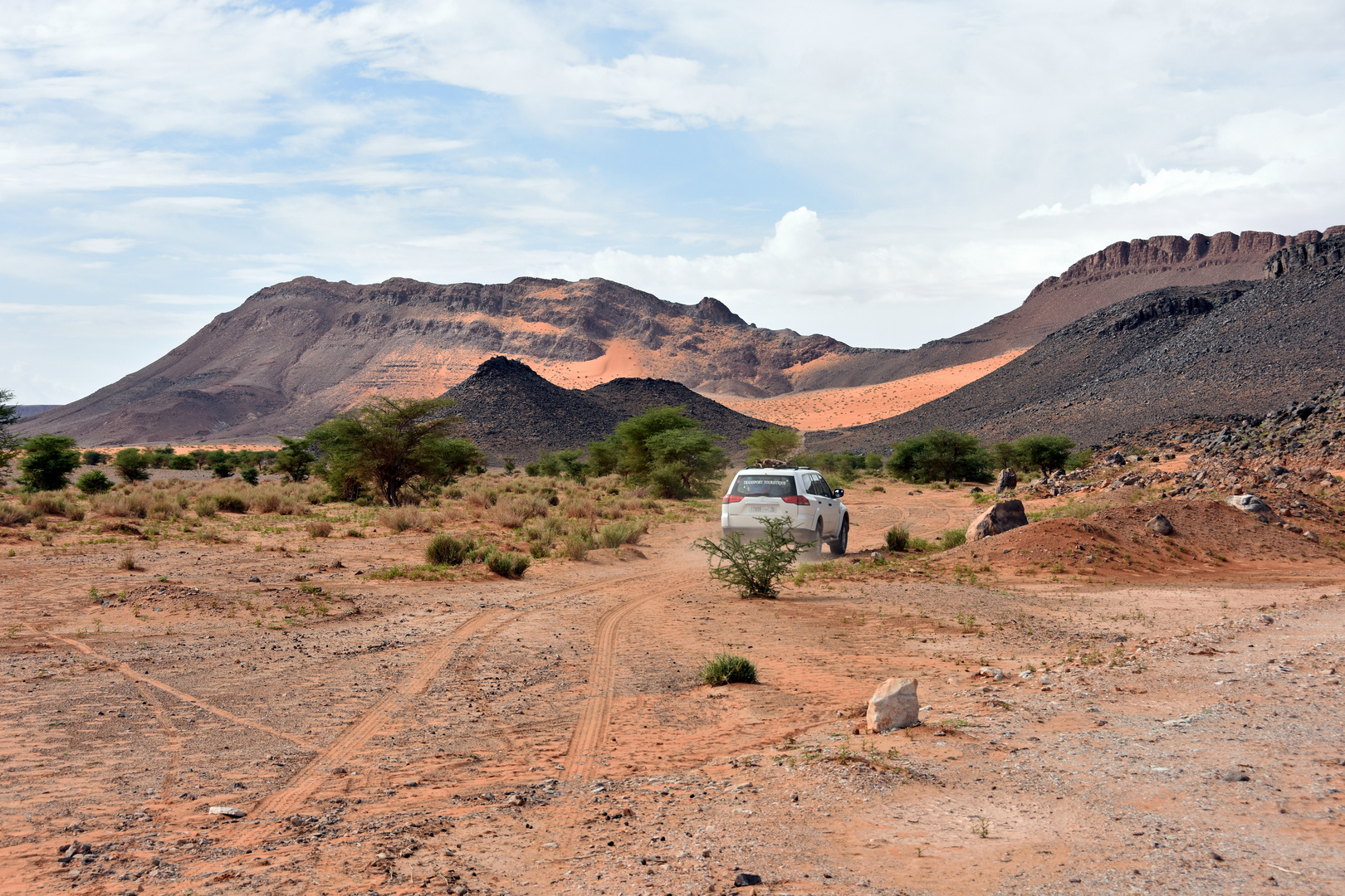 Mit dem Jeep in der Wüstenregion bei Tafraout Hassi Fougani