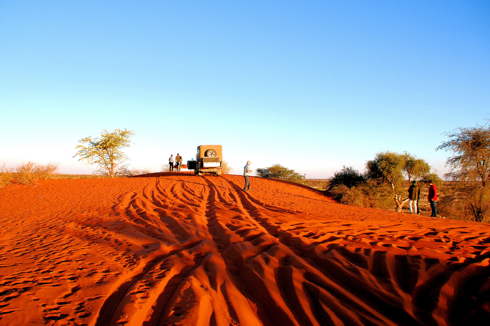 mit dem Jeep in die roten Dünen