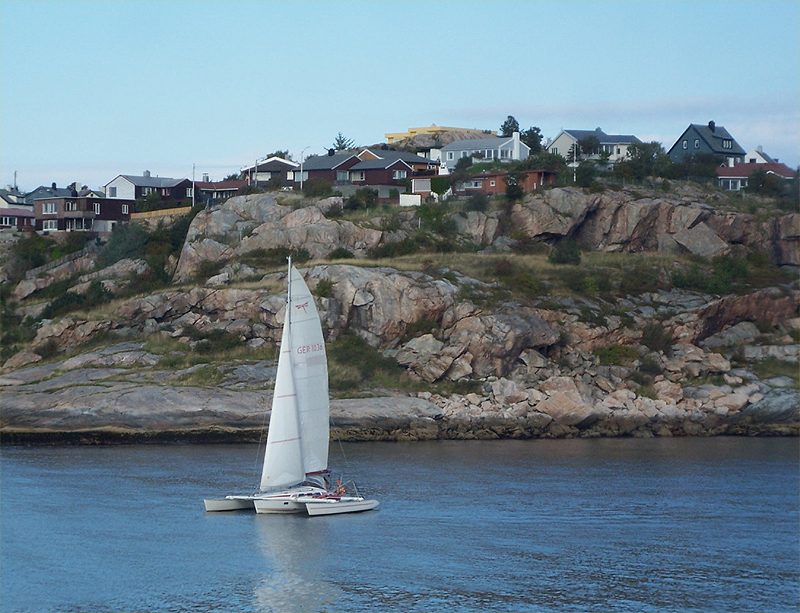 Mit dem Katamaran unterwegs in Norwegen