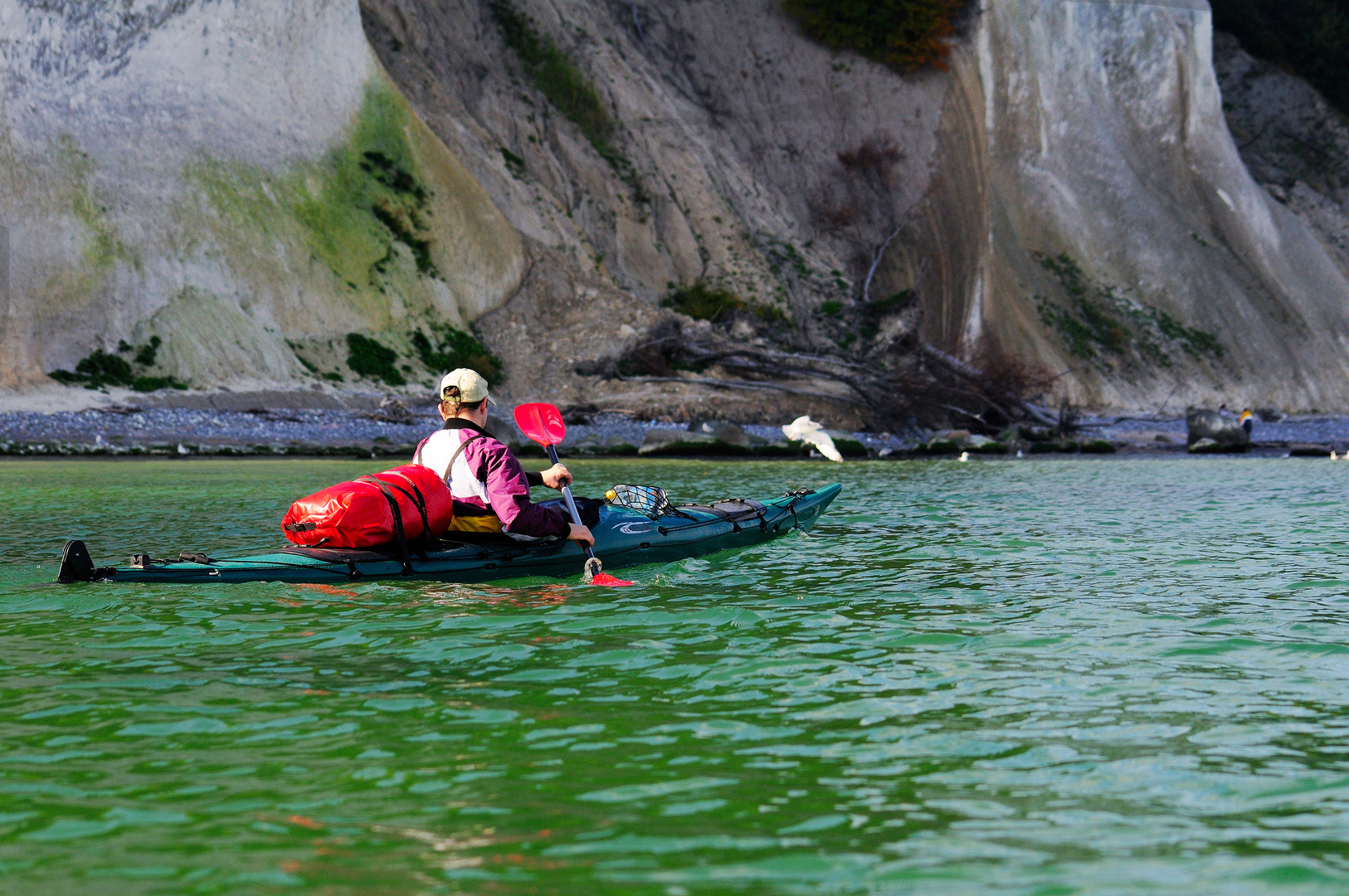 Mit dem Kayak vor Rügens Steilküste