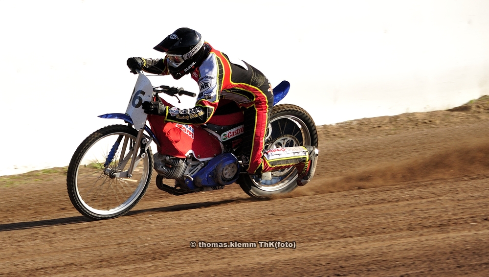 Mit dem Langbahn-Bike auf der Speedwaybahn