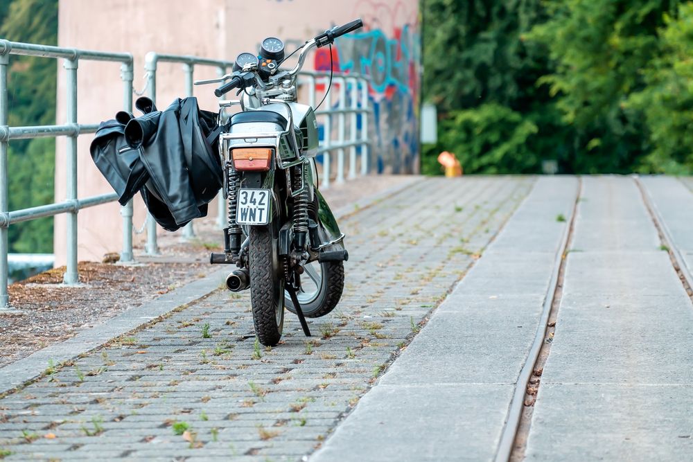 Mit dem Moped zum Angeln