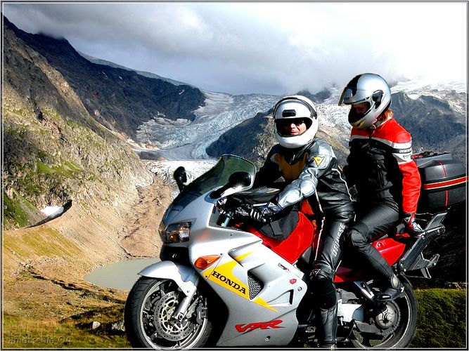 mit dem motorrad über die schweizer alpen