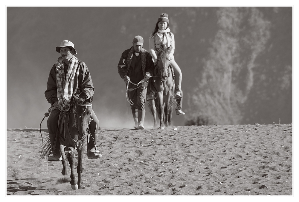 Mit dem Pferd zum Krater vom Mount Bromo