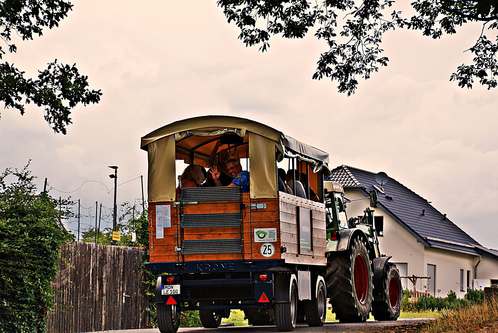 Mit dem Planwagen unterwegs