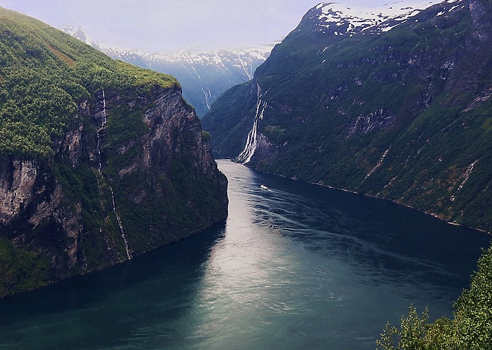 Mit dem Postboot durch die engsten Fjorde