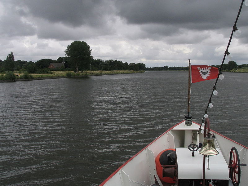 Mit dem Raddampfer auf dem Nord-Ostsee Kanal