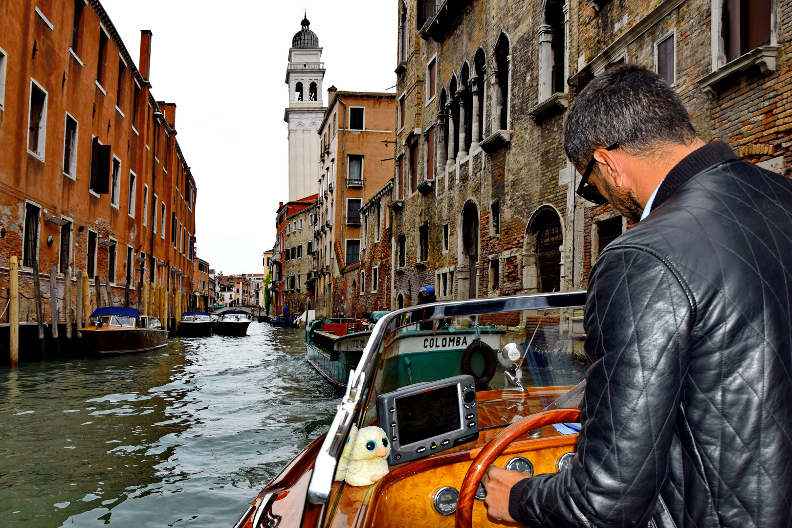 Mit dem Riva Wassertaxi durch Venedig