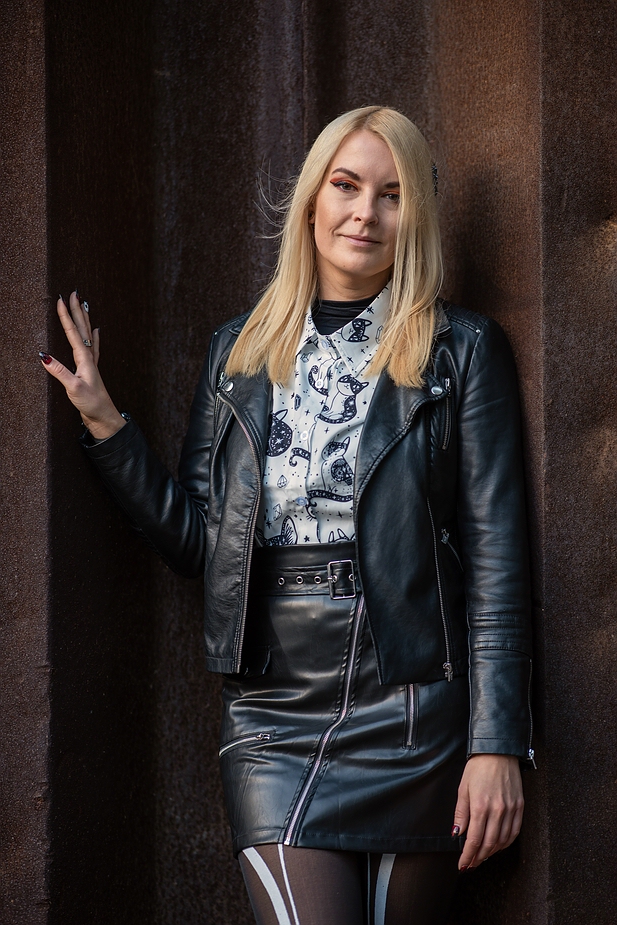 Mit dem Rücken zur Wand Foto & Bild sandra Bilder auf