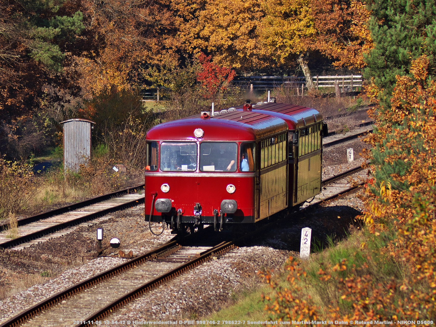 Mit dem Schienenbus zum Martini-Markt