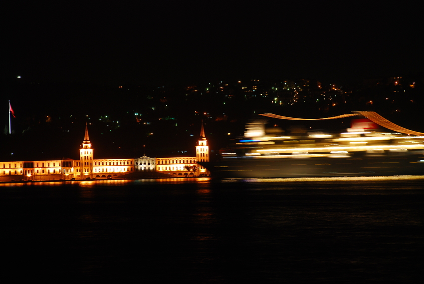 Mit dem Schiff durch Istanbul