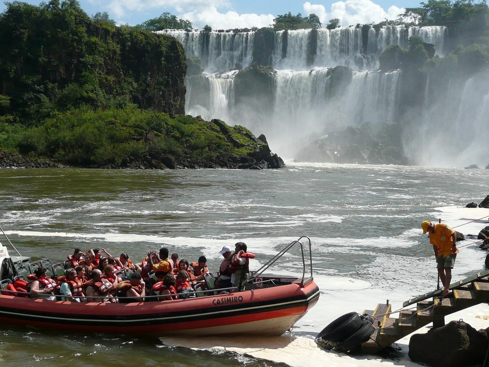 Mit dem Schlauchboot in die Iguazu- Wasserfälle