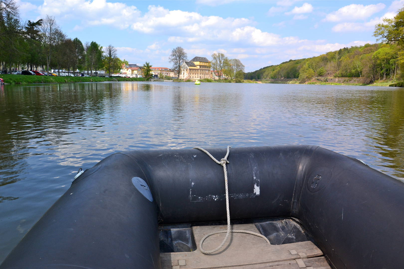 Mit dem Schlauchboot über die Mulde