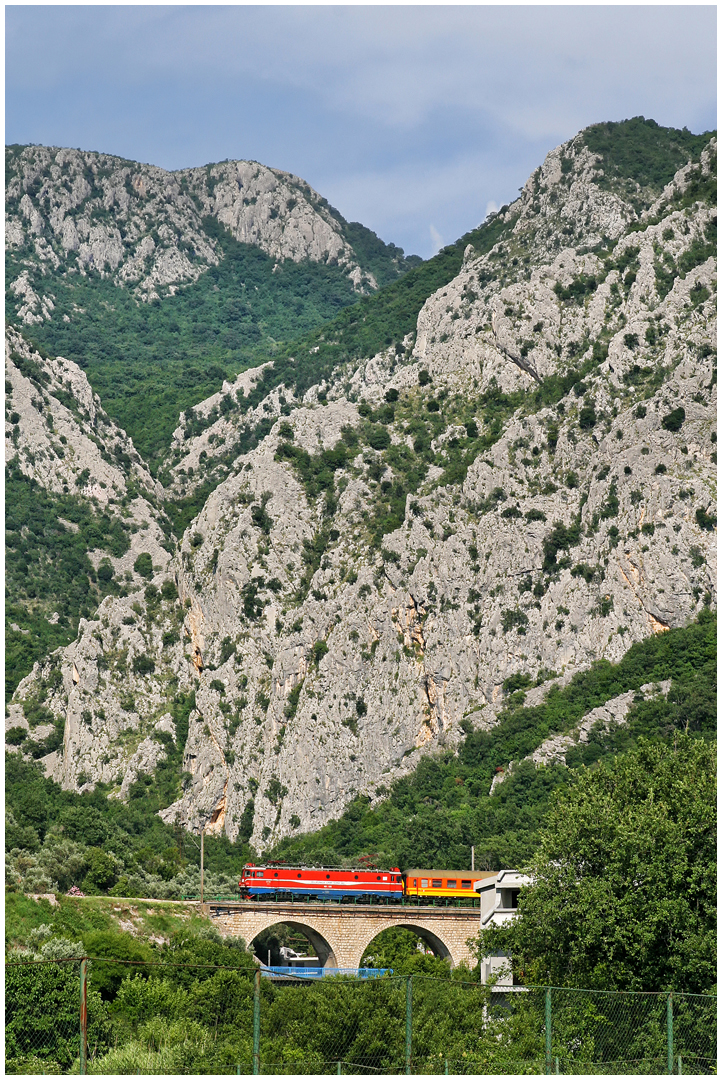 Mit dem Schnellzug durch die Berge CII