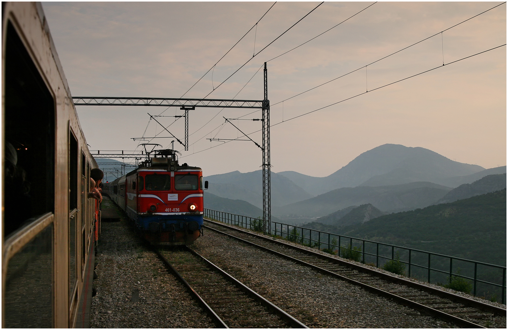 Mit dem Schnellzug durch die Berge LIV