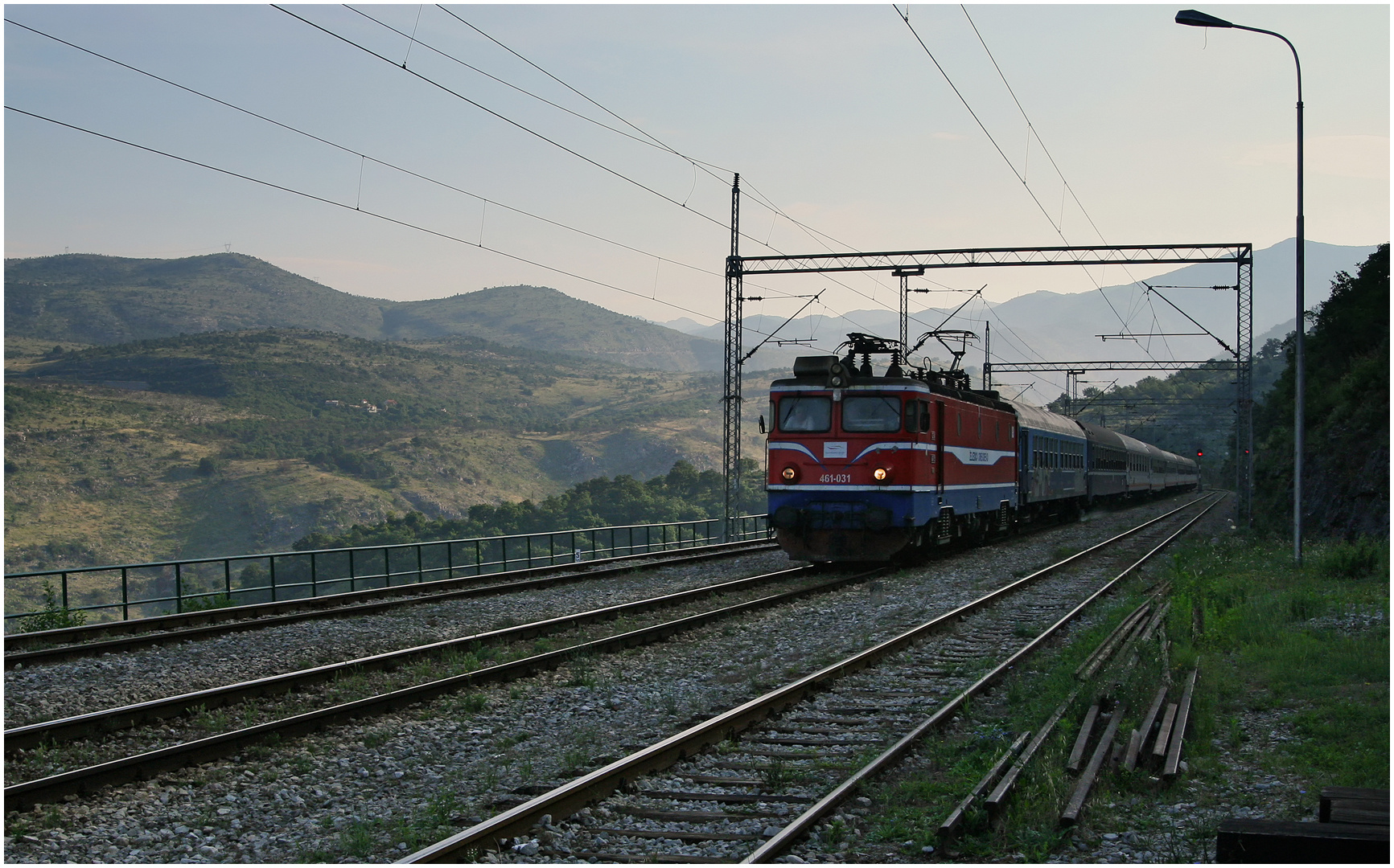 Mit dem Schnellzug durch die Berge LXI