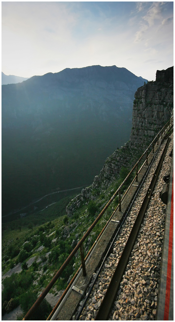 Mit dem Schnellzug durch die Berge XLVIII